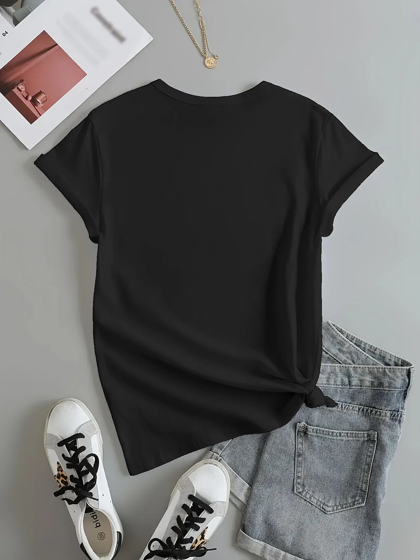 Cute Bear Tee – Comfy & Kawaii Summer Vibes 🧸💖